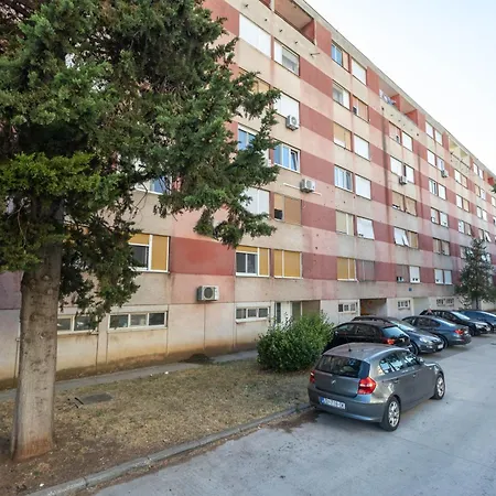 Mirna One Bedroom Near Old Town * זאדאר
