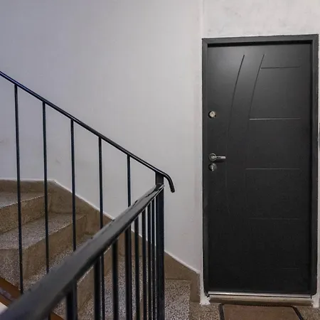 Διαμέρισμα Mirna One Bedroom Near Old Town