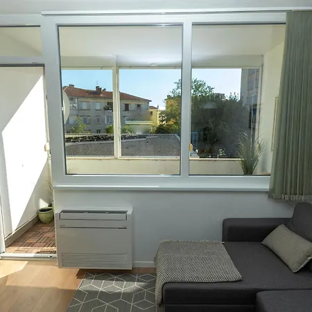 Mirna One Bedroom Near Old Town Апартаменти