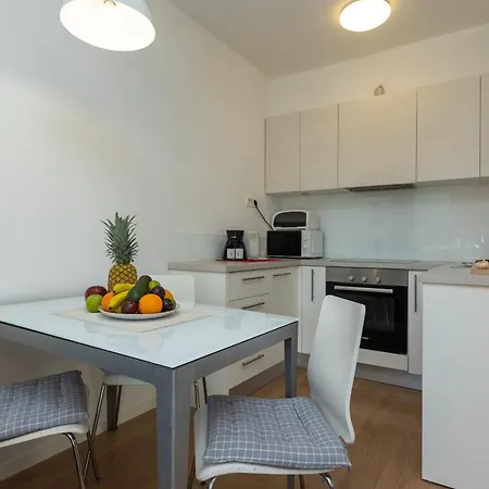 Mirna One Bedroom Near Old Town *