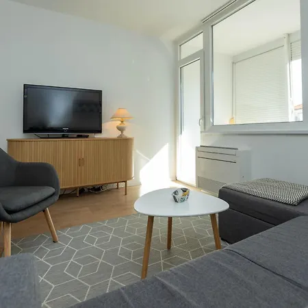Mirna One Bedroom Near Old Town דירה *