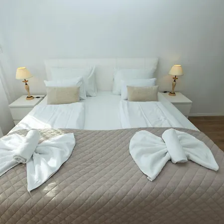 Апартаменти Mirna One Bedroom Near Old Town *