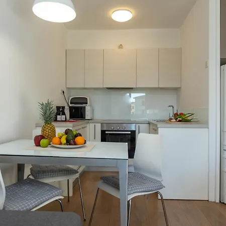 Mirna One Bedroom Near Old Town *