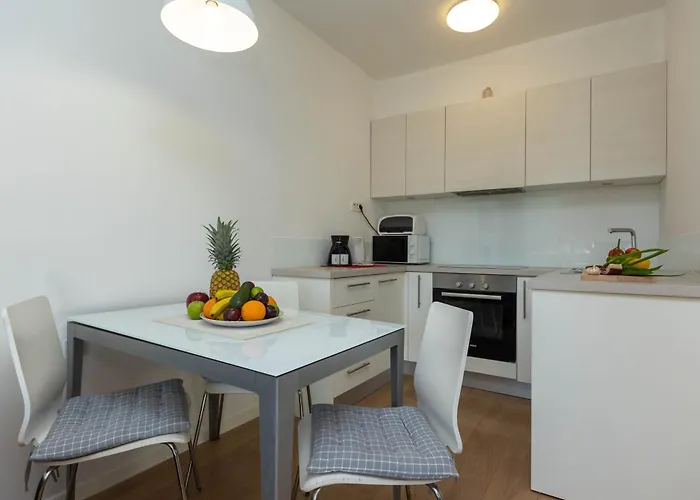 Mirna One Bedroom Near Old Town *